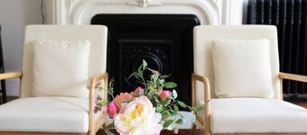 Hist. Troy River acc. Modern Apt