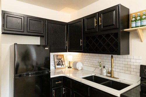 Beautiful, Light-Filled North Troy Loft