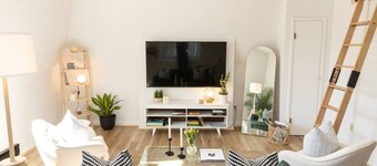 Beautiful, Light-Filled North Troy Loft