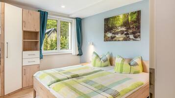 2 bedrooms, WiFi, bed sheets