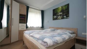 2 bedrooms, WiFi, bed sheets