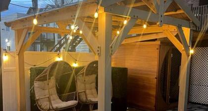 Beautiful Historic Downtown Apt w Backyard Patio