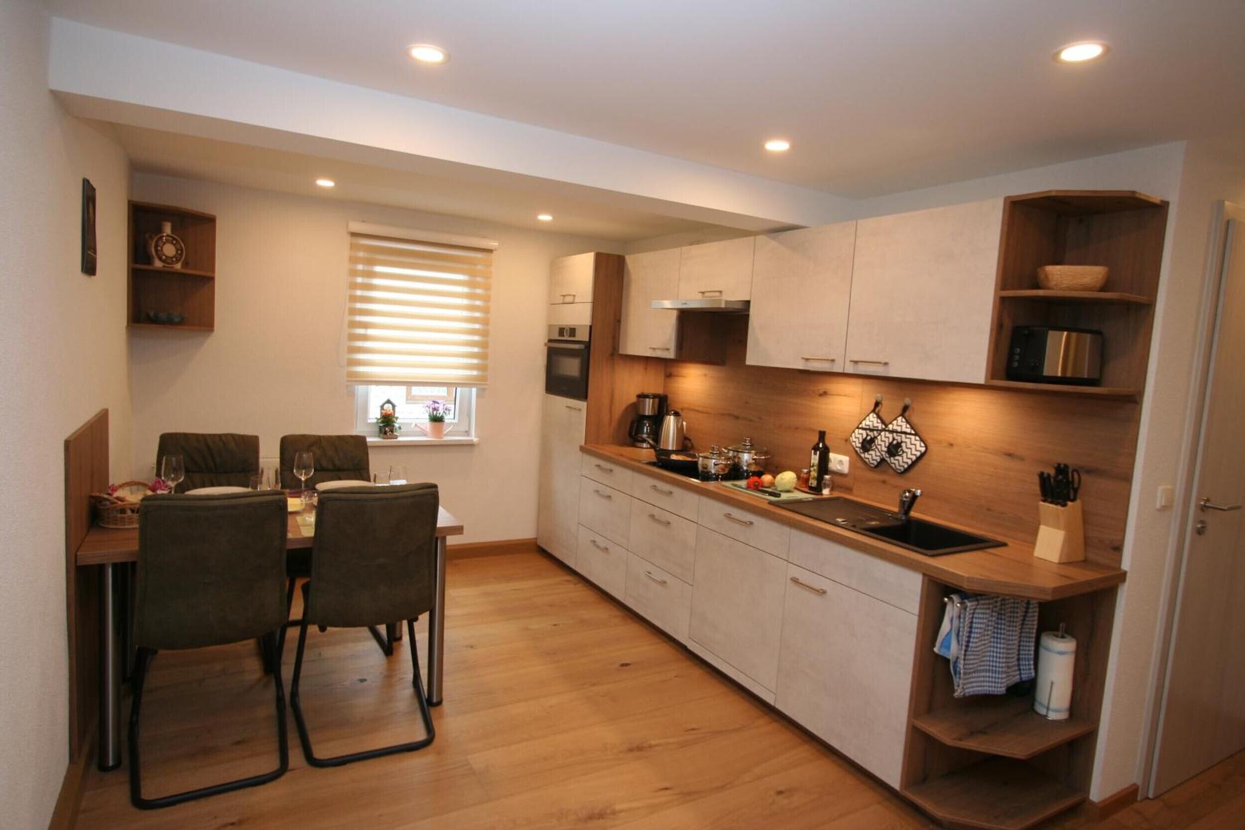 雪櫃、微波爐、焗爐、爐具