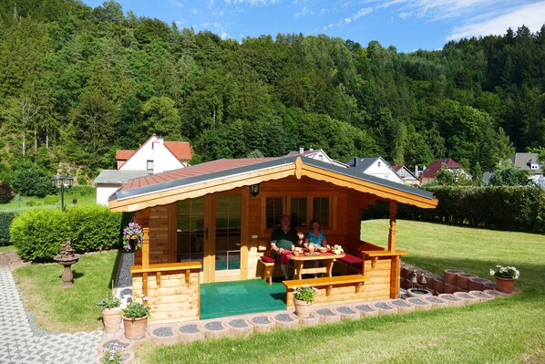 Outdoor dining - Apartment '4 Sterne Ferienwohnung Sommerberg' (Rohrbach)