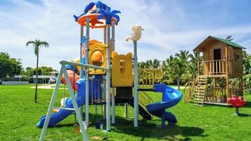 Außen-Kinderspielplatz