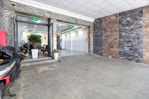 Interior - Rita Hotel near Tan Son Nhat Airport (Ho Chi Minh City)