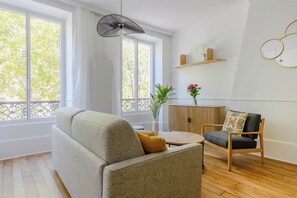 Comfort-Apartment, Stadtblick | Wohnbereich