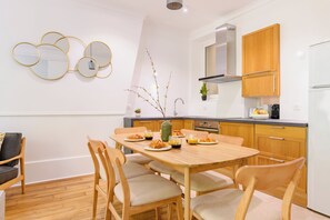 Comfort Apartment, City View | In-room dining - Paris Center Colisée residence (Paris)