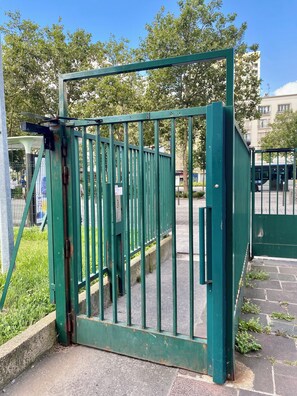 Enceinte de l’hébergement