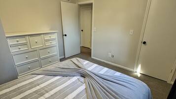 3 Schlafzimmer, Bügeleisen/Bügelbrett, kostenloses WLAN, Bettwäsche