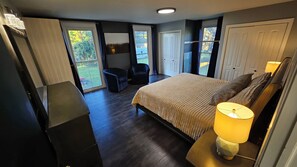 1 slaapkamer, een strijkplank/strijkijzer, gratis wifi, beddengoed