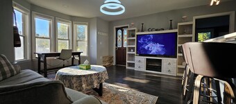 Stylish and Cozy Apartment Near Downtown Hartford