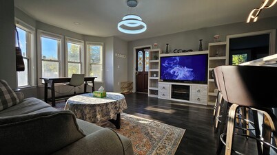 Stylish and Cozy Apartment Near Downtown Hartford