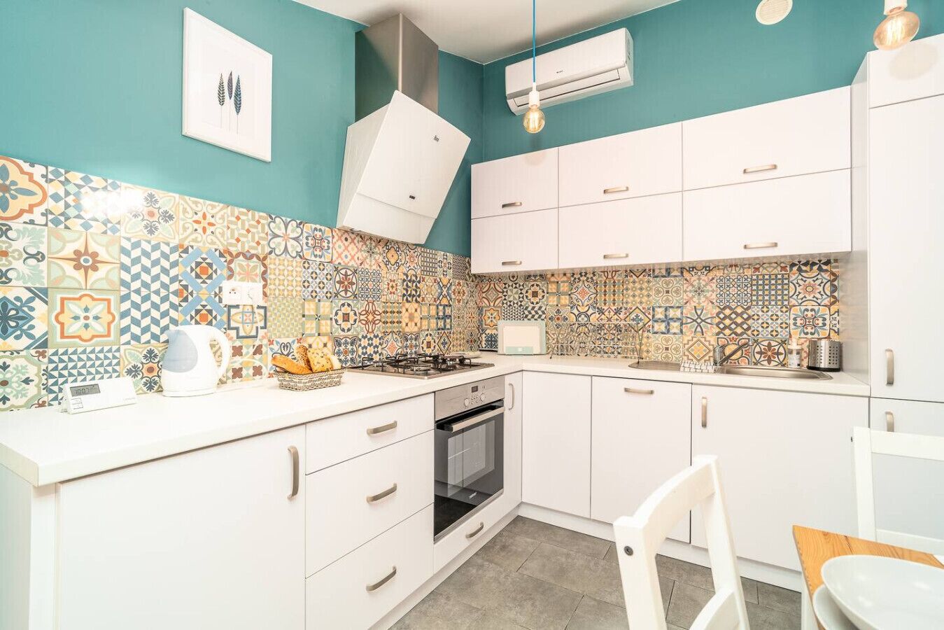 Fridge, oven, stovetop, dishwasher