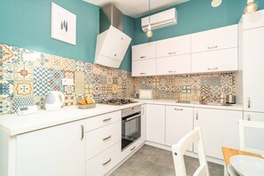 Refrigerador, horno, parrilla de estufa y lavavajillas 