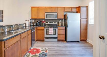 Charming 2-bedroom condo in wonderful Tallahassee steps away from the FSU campus