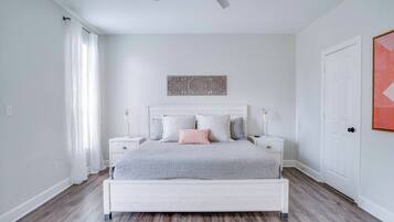 2 bedrooms, internet, bed sheets