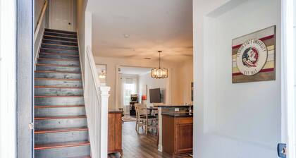 Charming 2-bedroom condo in wonderful Tallahassee steps away from the FSU campus