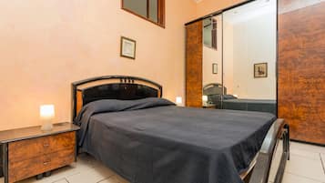 2 bedrooms, bed sheets