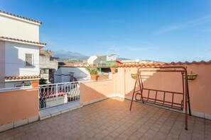 Property grounds - Apartment 'A Casa Mia' with Mountain View, Private Terrace and Air Conditioning (Riposto)