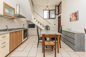 Dining - Apartment 'A Casa Mia' with Mountain View, Private Terrace and Air Conditioning (Riposto)