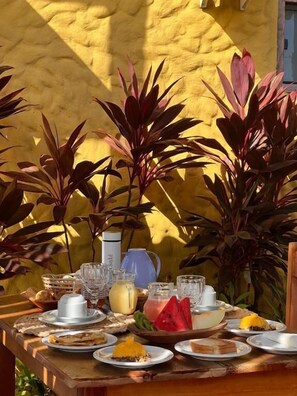 Free daily cooked-to-order breakfast - Pousada Suyhê (Porto Seguro)