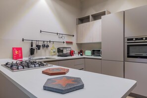 Apartment, 2 Bedrooms, Patio | Private kitchen