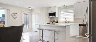 Cozy home in Elmvale Acres near General Hoospital