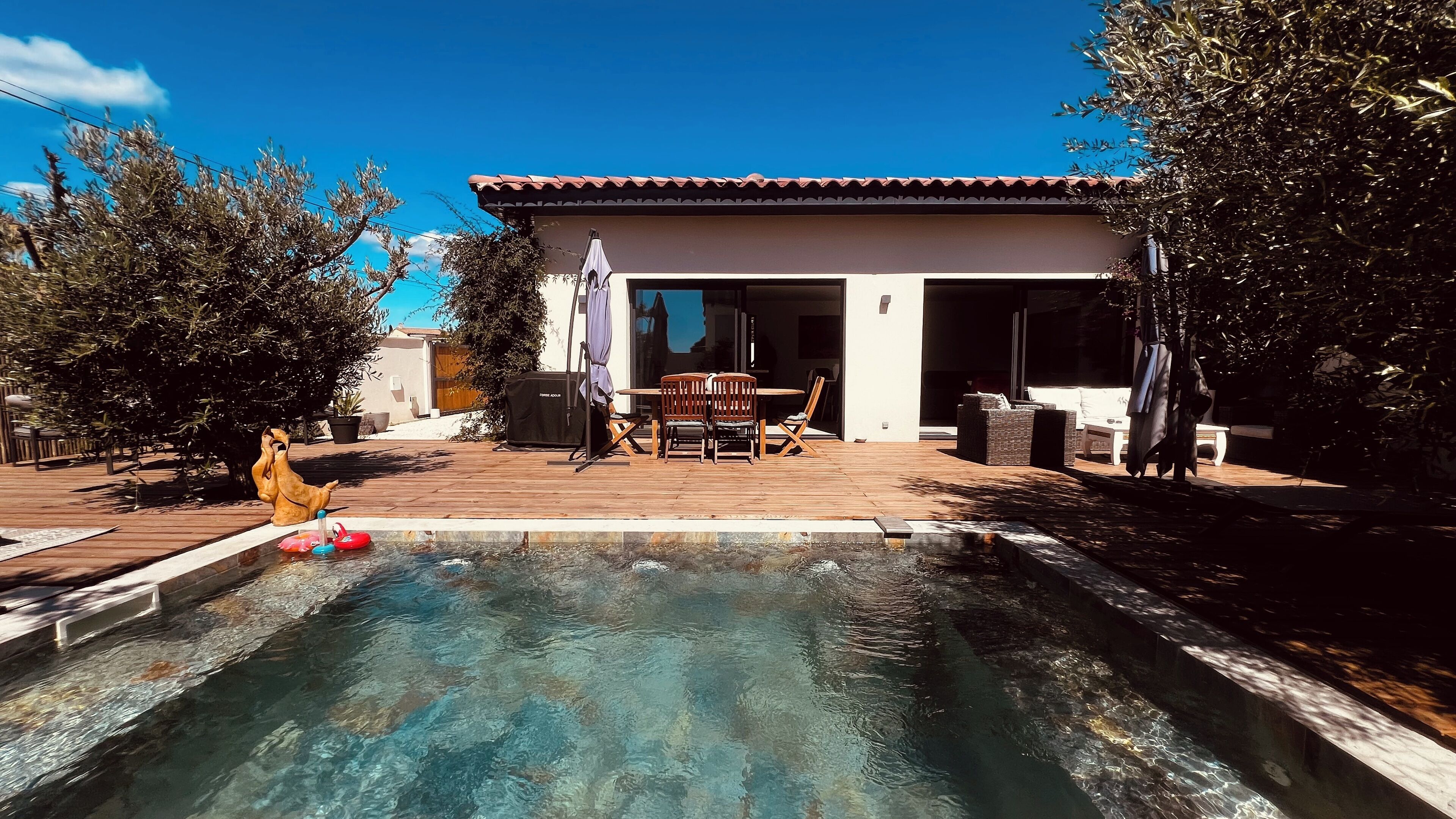 Outdoor pool, a heated pool