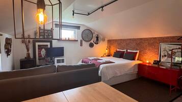 Deluxe Cottage, Garden View | Individually decorated, individually furnished, blackout drapes