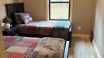 Desk, iron/ironing board, free WiFi, bed sheets