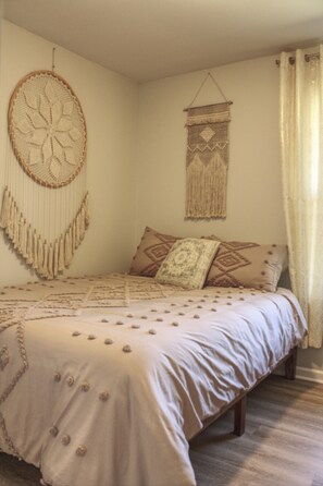 3 soverom, strykejern/-brett, wi-fi og sengetøy