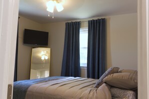 3 habitaciones, tabla de planchar con plancha, wifi y ropa de cama