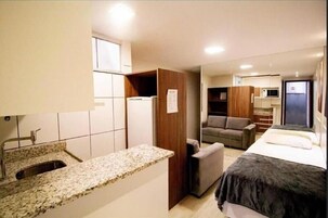 Classic Twin Room, City View | Free cribs/infant beds, free WiFi, bed sheets