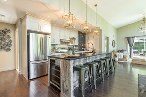 Micro-ondes, four, plaque de cuisson, lave-vaisselle