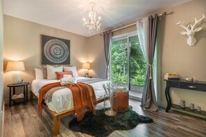 Escritorio, wifi, ropa de cama