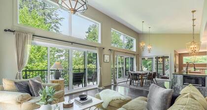 4-BR Villa on the Lake with hot tub near Tremblant