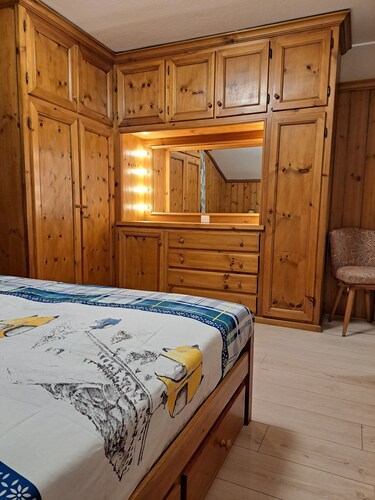 3km from the center of Cortina d'Ampezzo with private parking and terrace