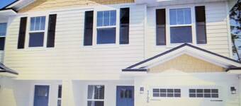 Spacious 4-bedroom townhome in awesome Jacksonville, Florida. Near the Beach.