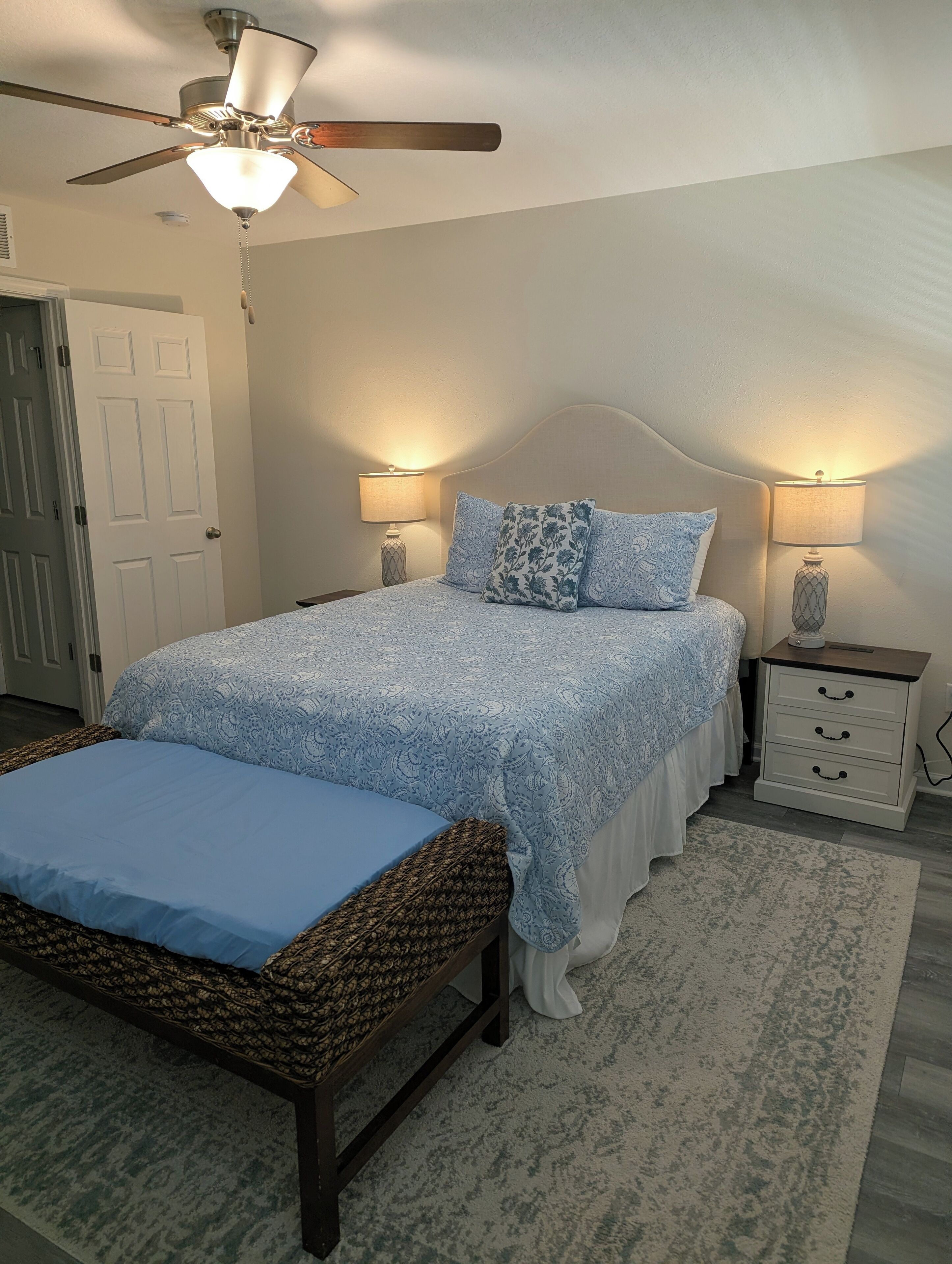 4 bedrooms, iron/ironing board, free WiFi, bed sheets