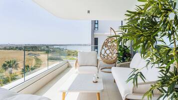 Apartment, Balcony, Lake View | Pemandangan tasik