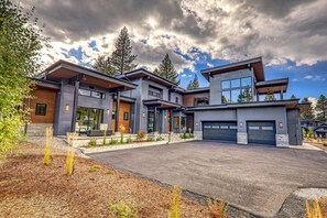 Exterior - Discover Heavenly Views, a new Mountain Modern Estate at Schaffer’s Mill (Truckee)