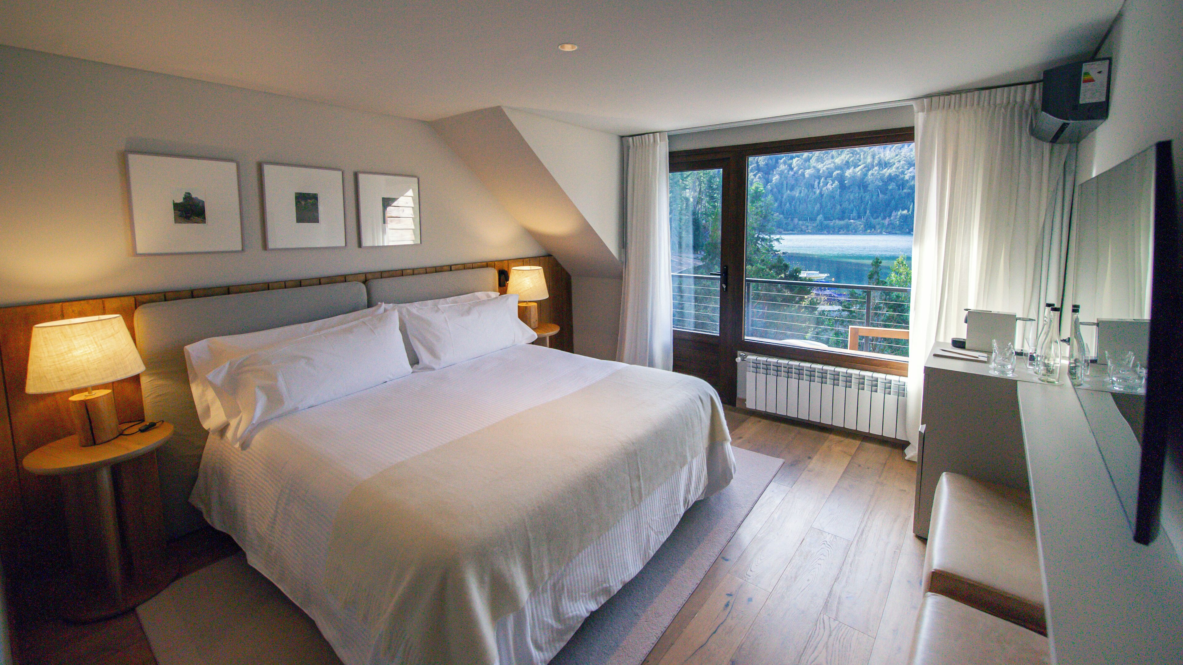 Hochwertige Bettwaren, Minibar, Zimmersafe, schallisolierte Zimmer