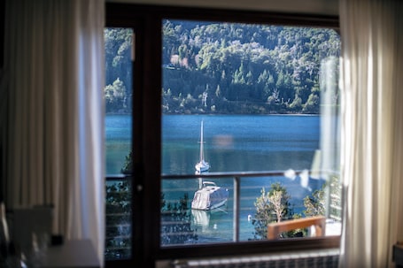 Ropa de cama de alta calidad y minibar