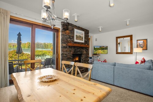 Lovely 2 Bedroom Condo with Baldy Views