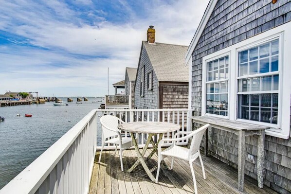 Outdoor dining - Waterfront Cottage in Town! (Nantucket)
