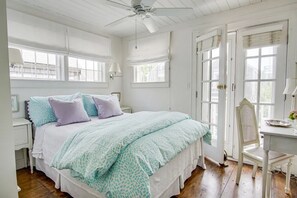 WiFi, bed sheets - Waterfront Cottage in Town! (Nantucket)