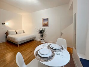 Fer et planche à repasser, Wi-Fi, draps fournis