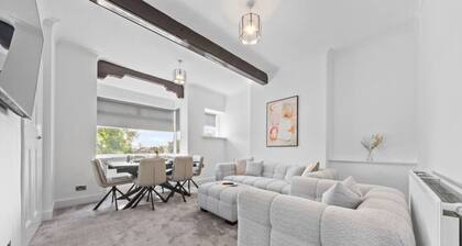 Kirkstyle Cottage - Luxury 4 bedroom home