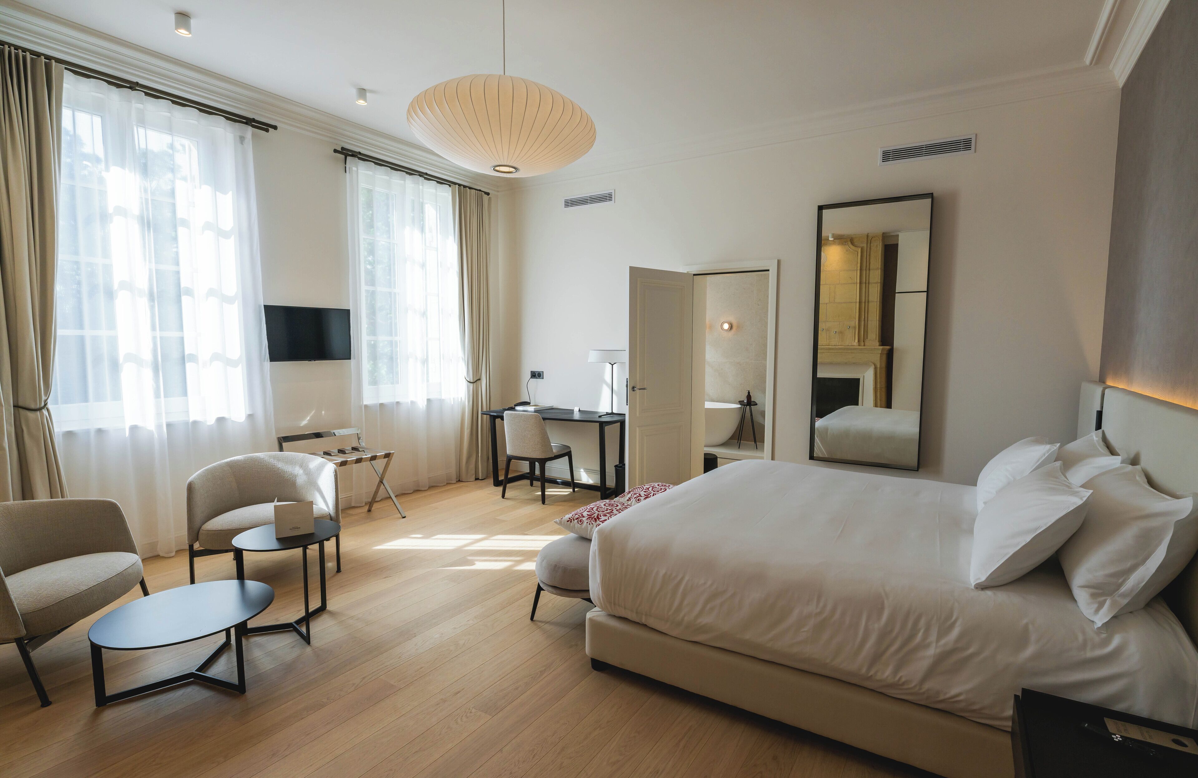 Signature suite | Luxe beddengoed, een minibar, een kluis op de kamer, gratis babybedden